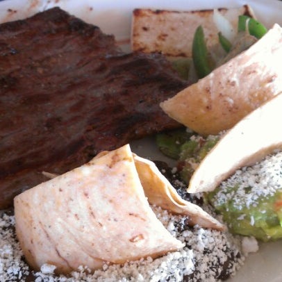 Das Foto wurde bei Restaurante Mangos Puerto Escondido von Cintia C. am 12/3/2012 aufgenommen