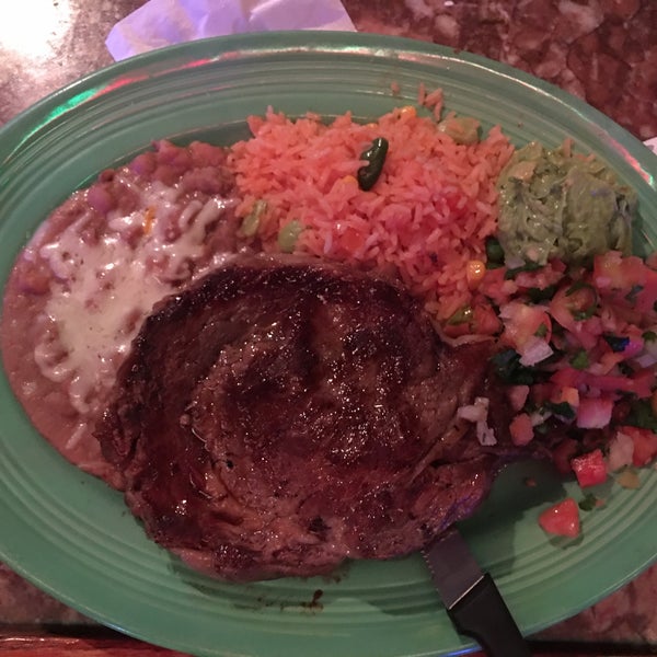 Photo prise au Margaritas Mexican Restaurant par Anne L. le8/5/2017