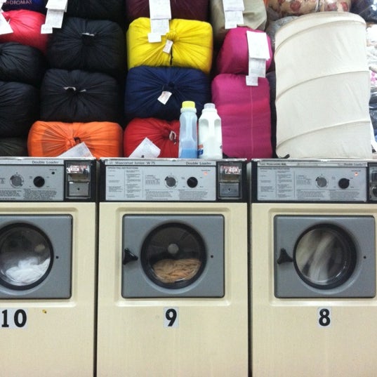 Photo taken at Bubbles &amp; Suds Laundromat by Jorge Ayauhtli O. on 10/3/2012