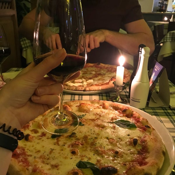 Wonderful pizza, huge portion, Montepulciano is gooood. Free appetizer and freshly baked bread. Sicily in the heart of Charlottenburg!