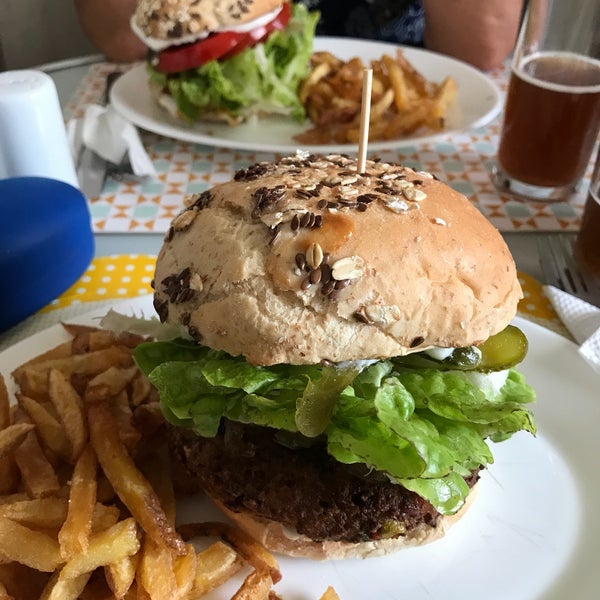 Веган бункер. Веган бункер. Магазин для веганов в спб. Магазин веган бункер logo. Веган бункер.