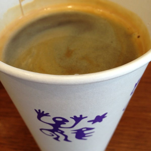 รูปภาพถ่ายที่ Peet&#39;s Coffee &amp; Tea โดย Andrea H. เมื่อ 1/18/2013
