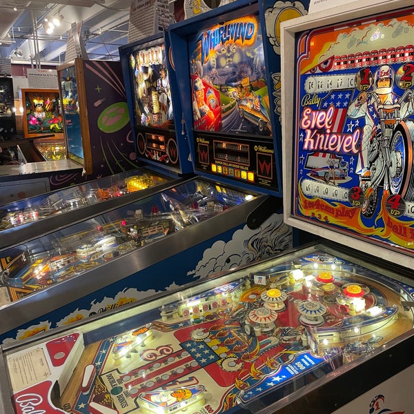Foto scattata a Silverball Retro Arcade da Kara il 12/28/2021