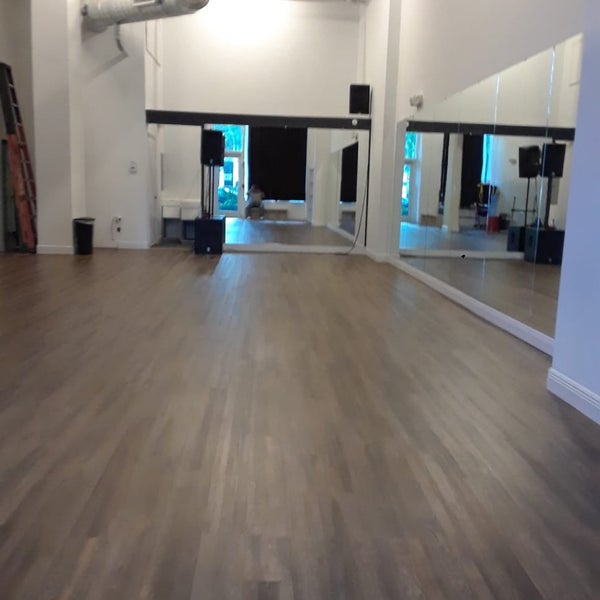 dolphin mall converse outlet