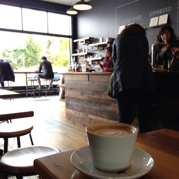 11/7/2015 tarihinde Katie M.ziyaretçi tarafından Rowster Coffee'de çekilen fotoğraf