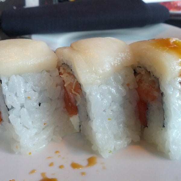 Foto tirada no(a) Gekko Sushi and Lounge por Andre R. em 9/14/2014