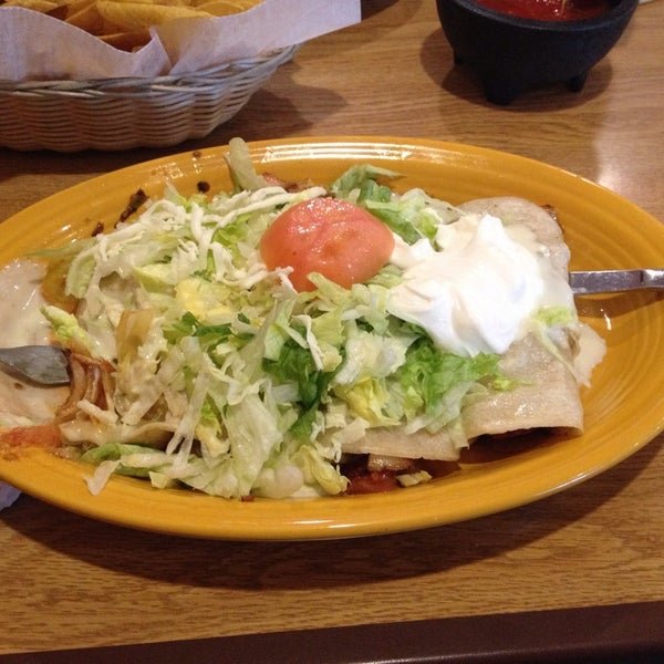 Photo taken at La Galera Mexican Restaurant by Lucas on 2/9/2014
