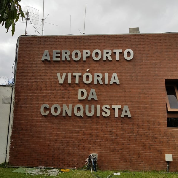 รูปภาพถ่ายที่ Aeroporto de Vitória da Conquista / Pedro Otacílio Figueiredo (VDC) โดย Bruno เมื่อ 9/19/2017