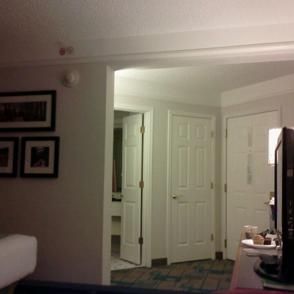 Foto tirada no(a) La Quinta Inn &amp; Suites Denver Southwest Lakewood por Blake B. em 4/19/2013