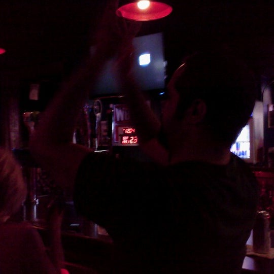 Foto diambil di The Local Bar &amp; Grill oleh Blake B. pada 9/23/2012