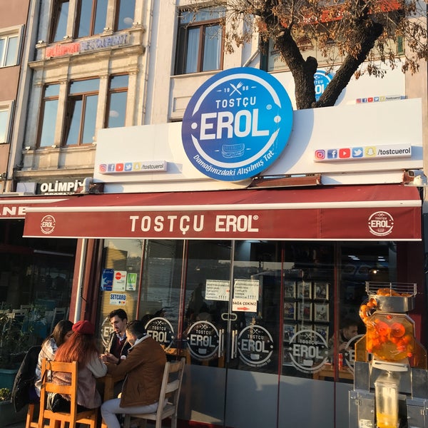รูปภาพถ่ายที่ Tostçu Erol İstanbul Karaköy Şubesi โดย Erol I. เมื่อ 1/26/2020