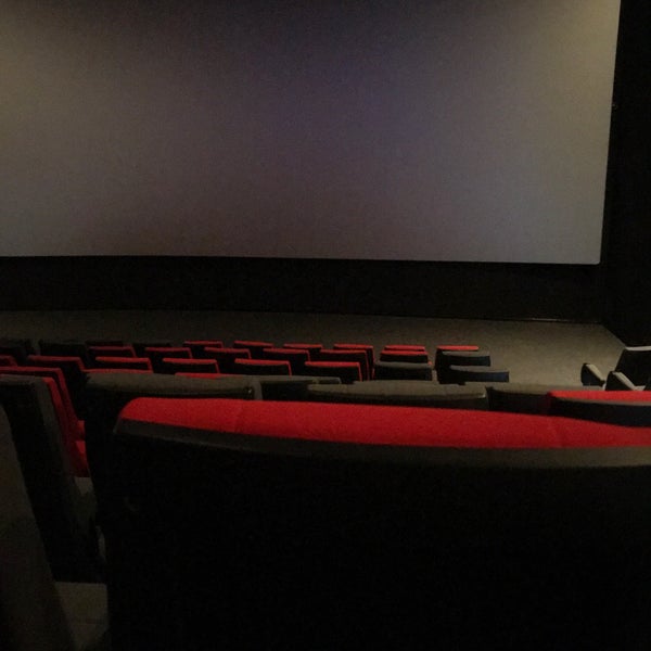 торговый центр б класс в серпухове. класс кинотеатр. класс кинотеатр.