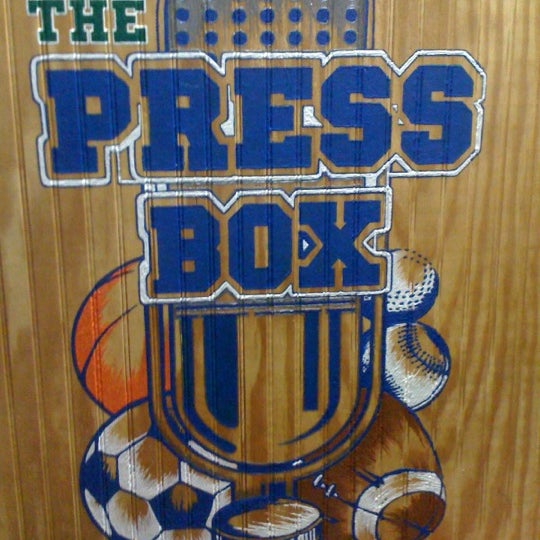 11/3/2012にWalter B H.がPress Box Sports Emporium &amp; Eateryで撮った写真