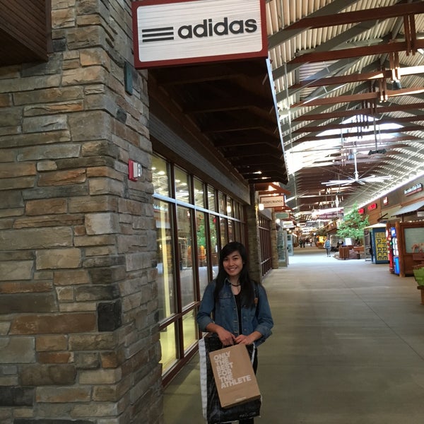 adidas outlet dells