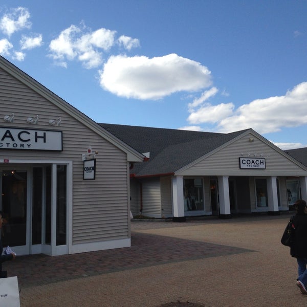 Coach Outlet at Woodbury Common Premium Outlets® - A Shopping Center in  Central Valley, NY - A Simon Property