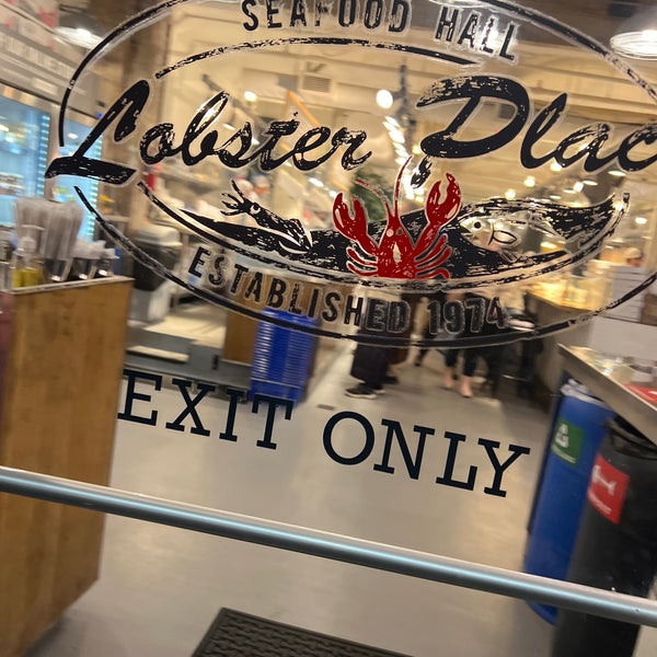 Photo taken at Lobster Place by Anders Saron D. on 10/20/2023
