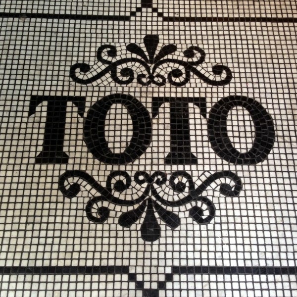 Photo taken at Toto Restaurante &amp; Wine Bar by Jesus P. on 10/20/2013