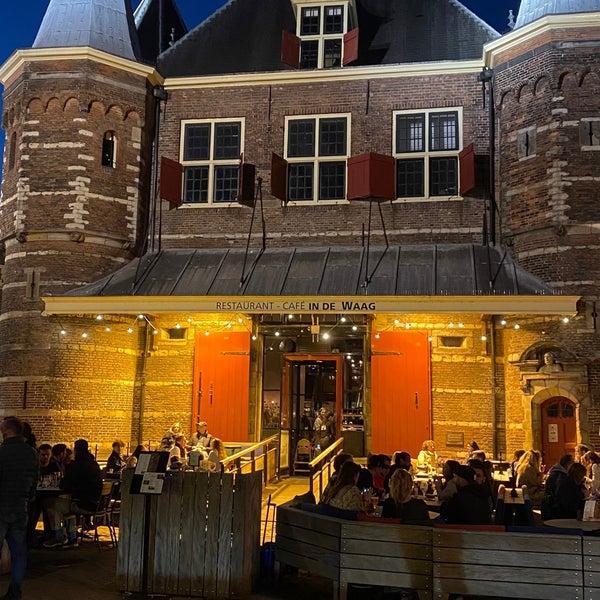 Das Foto wurde bei Restaurant-Café In de Waag von Semko am 10/9/2021 aufgenommen
