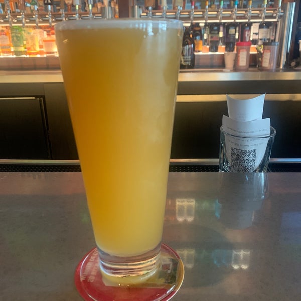 Photo taken at BJ&#39;s Restaurant &amp; Brewhouse by Robert R. on 4/7/2021
