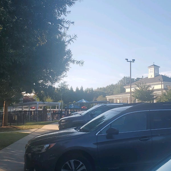 Bedford Pool Swimming Pool