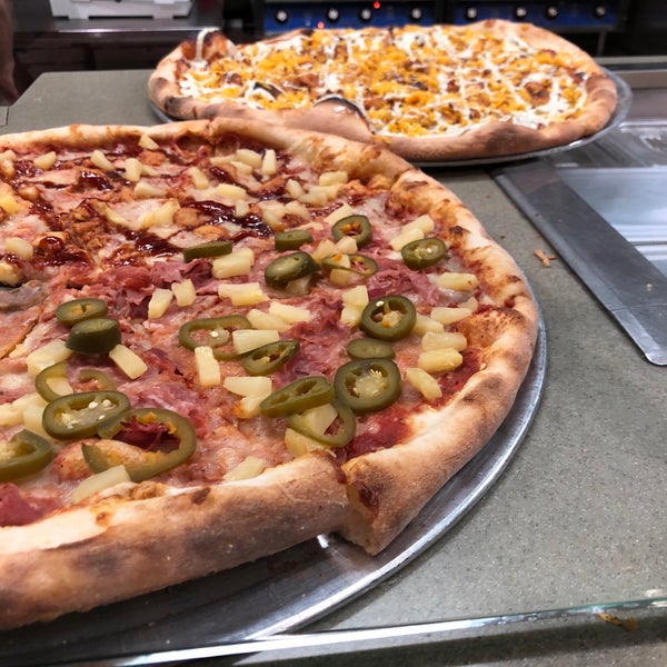 11/19/2018 tarihinde Tim C.ziyaretçi tarafından Ian&#39;s Pizza'de çekilen fotoğraf