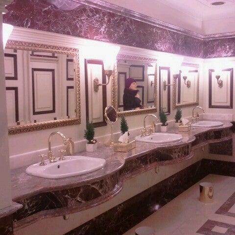 Бесплатный туалет в гуме схема