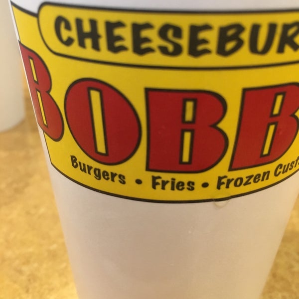 Foto tirada no(a) Cheeseburger Bobby&#39;s por Andrew R. em 11/26/2016