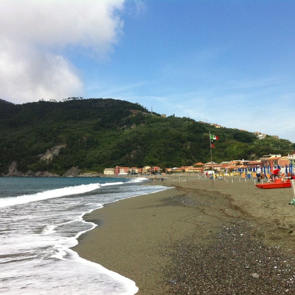 Photos at Spiaggia di Riva Trigoso Sestri Levante, Liguria Photos at Spiaggia di Riva Trigoso Sestri Levante, Liguria