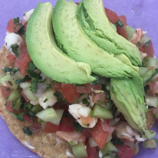 Photo prise au Baja Taco Shop par Greta D. le1/16/2017