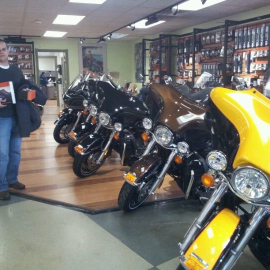 2/16/2013에 Virgínia A.님이 Harley-Davidson of New York City에서 찍은 사진