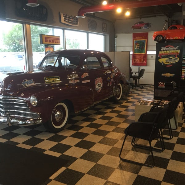 Woodward Auto Sales & Service Automotive Repair Shop in Pontiac