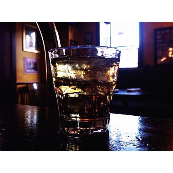 2/2/2014にMichael F.がCatherine Rooney&#39;s Irish Pubで撮った写真