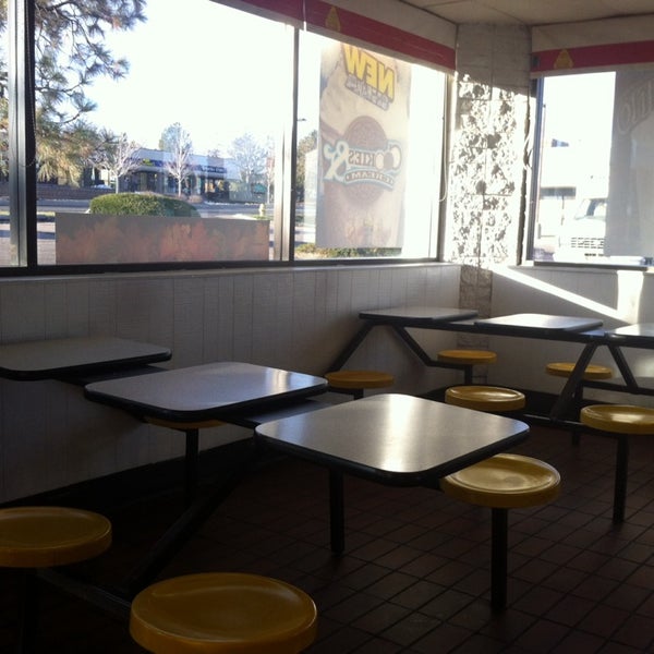 Winchell's Donut House Breakfast Spot in Aurora