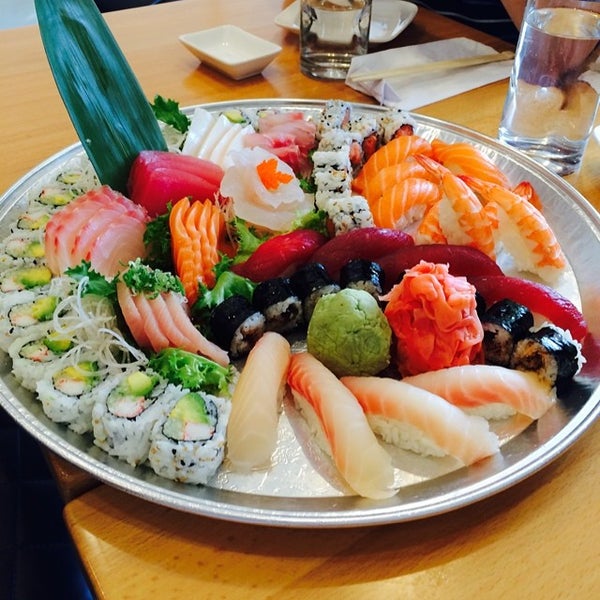 Photo prise au Mogu Sushi par Phil M. le6/30/2014