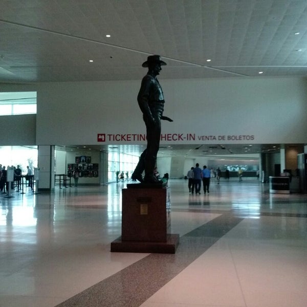 Photo taken at Dallas Love Field (DAL) by Romy i. on 6/6/2013