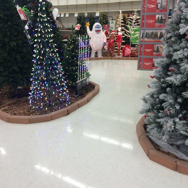 Kmart (Now Closed) 7055 E Broadway Blvd