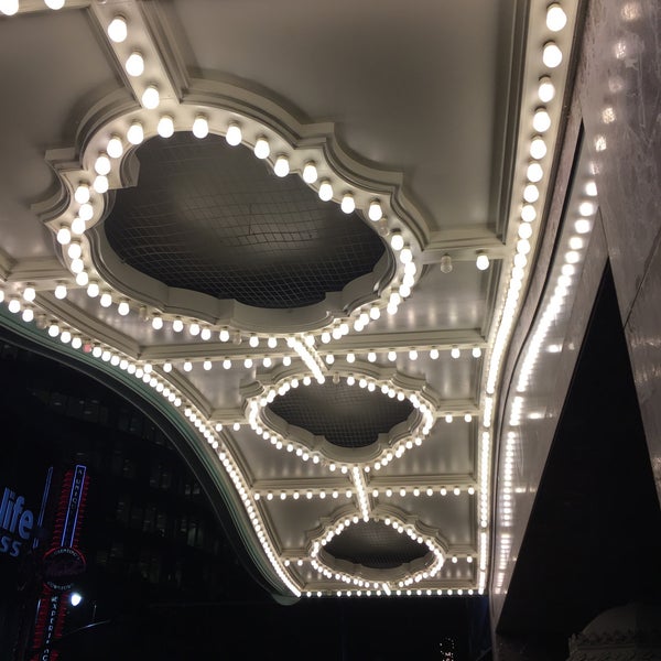 2/2/2016にNick T.がThe Midland Theatreで撮った写真