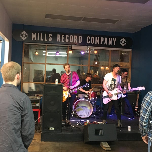 Foto tirada no(a) Mills Record Company por Nick T. em 11/10/2016