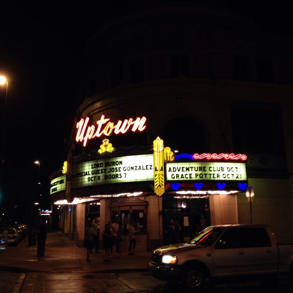 10/9/2015 tarihinde Nick T.ziyaretçi tarafından Uptown Theater'de çekilen fotoğraf