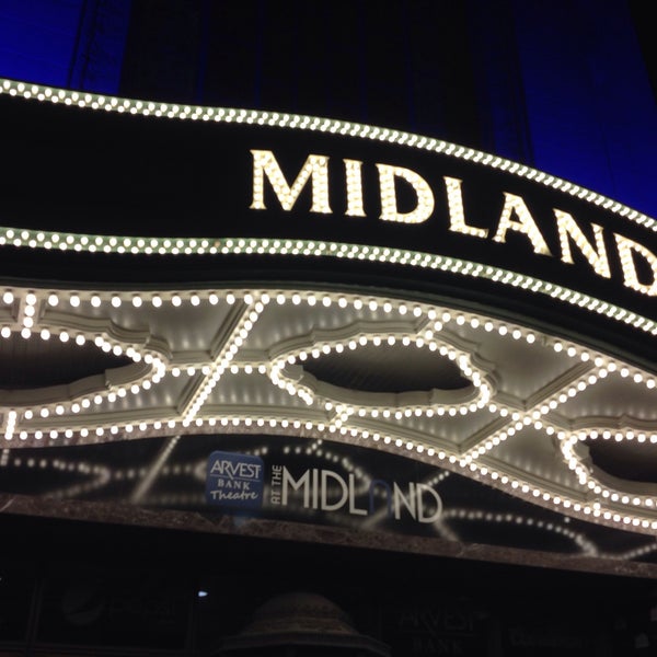 รูปภาพถ่ายที่ The Midland Theatre โดย Nick T. เมื่อ 11/2/2015