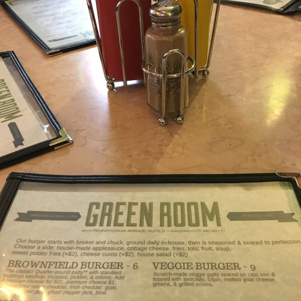 Foto tirada no(a) Green Room Burgers &amp; Beer por Nick T. em 2/15/2019