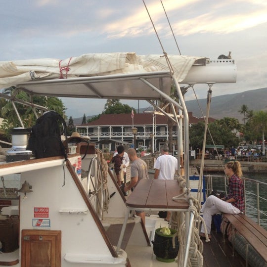 12/2/2012 tarihinde Rick L.ziyaretçi tarafından Trilogy Excursions, Lahaina Boat Harbor'de çekilen fotoğraf
