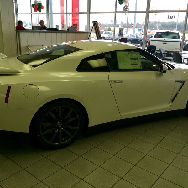 Hertrich Nissan Car Dealership