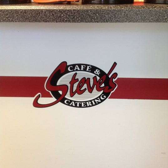 Das Foto wurde bei Steve&#39;s Cafe &amp; Catering von Stella B. am 7/9/2013 aufgenommen