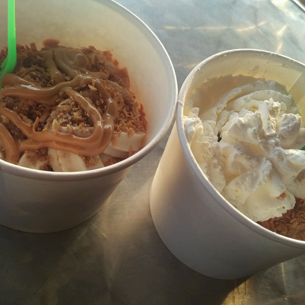 Zoyo Neighborhood Yogurt 6350 S McClintock Dr