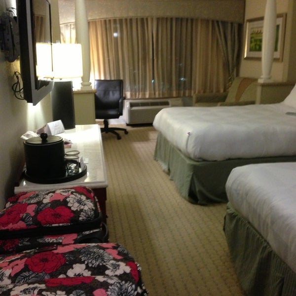 Photo taken at Radisson Hotel Orlando - Lake Buena Vista by Majed A. on 1/7/2013