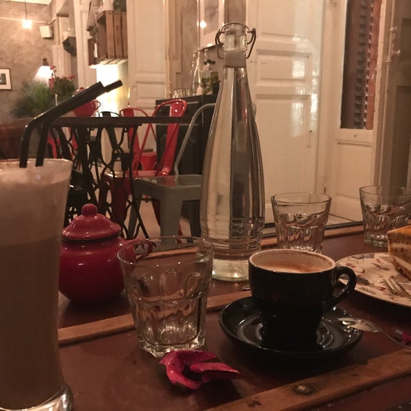 Photo taken at Mür Café by HikiSquare on 7/28/2017