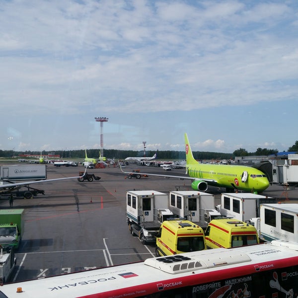 รูปภาพถ่ายที่ Domodedovo International Airport (DME) โดย Vadim S. เมื่อ 7/31/2016