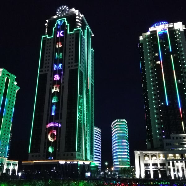 грозный сити. грозный-сити грозный. сити центр грозный. президент россии с главой чеченской республики рамзан ахматович. кадырова 3.