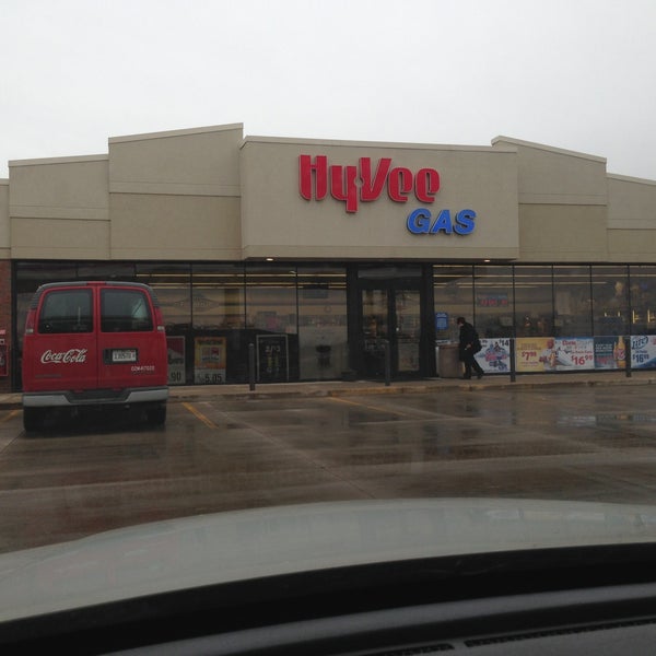 HyVee Gas Fuel Station in Peru
